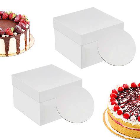 Cakeboards: dünn vs. dick, mit Satinband dekoriert