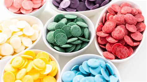 Candy Melts farbig in Schüsseln