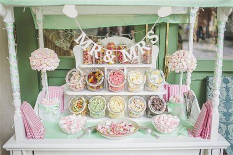 Candy-Bar und Sweet Table bei Hochzeit
