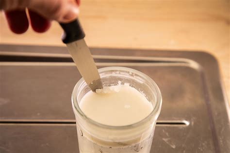Cannabutter im Glas nach dem Aushärten