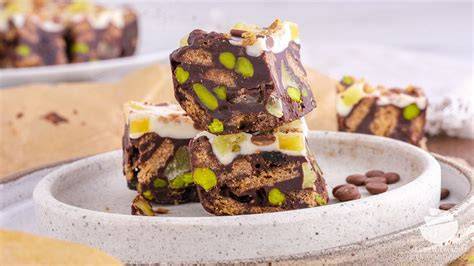 Caramel Crunch Rocky Road mit Pistazien und Karamell
