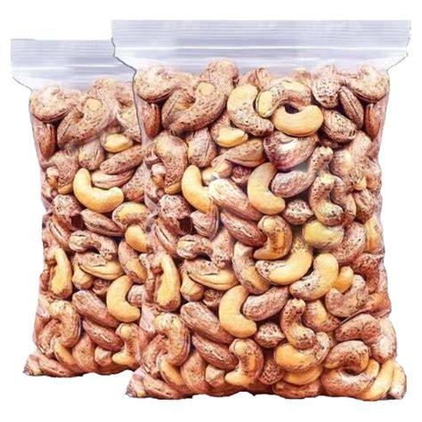 Cashews in Schale
