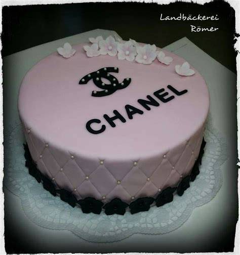 Chanel Torte: Zutaten und Zusammensetzung der Etagen