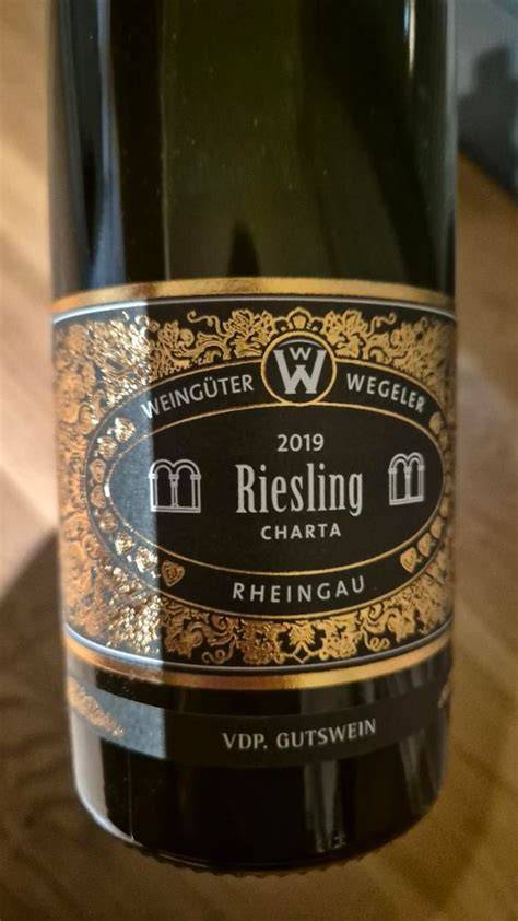 Charta Riesling - Karte, Tafel und Weinpräsentation Graues Haus