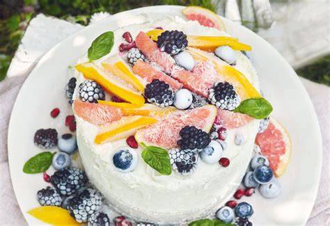 Cheesecake-Variationen mit Zitrusfrüchten und Beeren