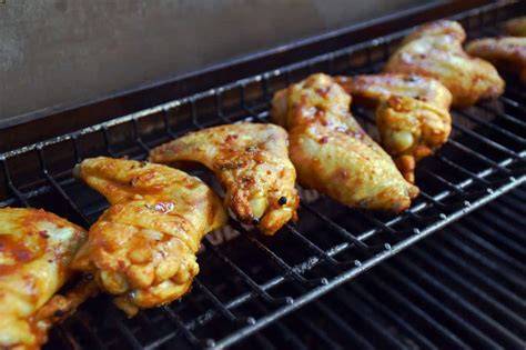 Chicken Wings auf dem Grill, indirekte Hitze