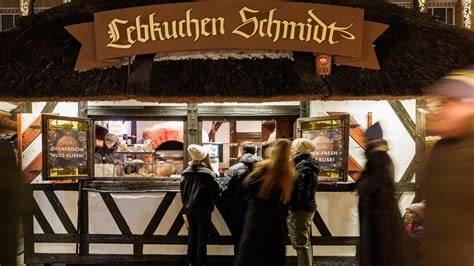 Christkindlesmarkt mit dem Hexenhäuschen von Lebkuchen-Schmidt