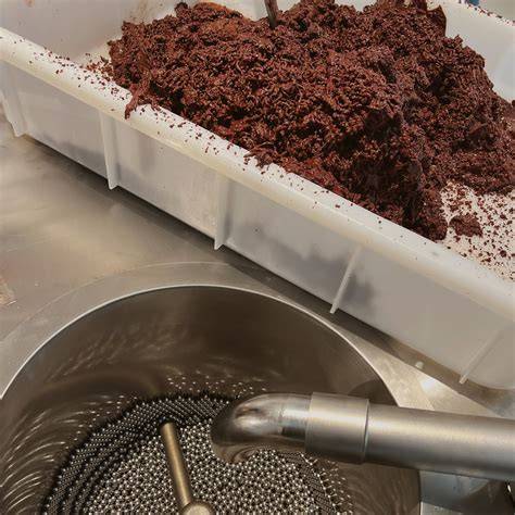 Conchiermaschine mit schwaprender Schokoladenmasse