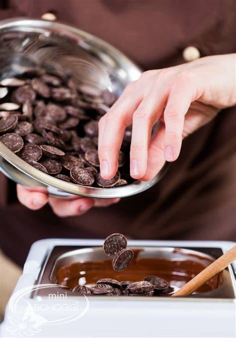 Conchiermaschine und temperierte Schokolade