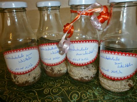 Cookiemischung im Glas mit buntem Topping