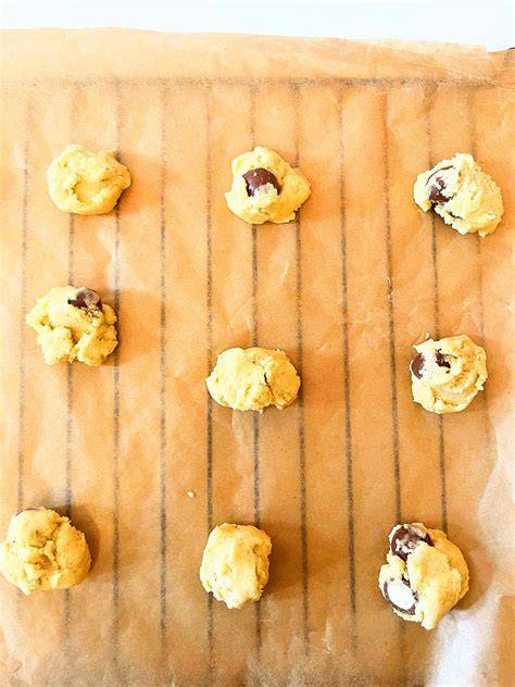Cookies auf einem Gitter zum Abkühlen, Nahaufnahme