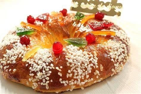 Couronne des Rois aus Brioche, dekoriert
