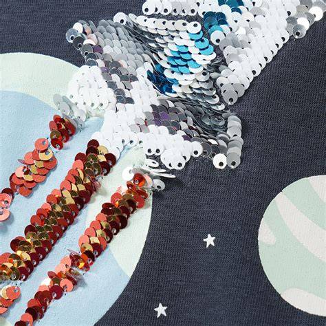 Cover mit Wendepailletten und Holografiefolie