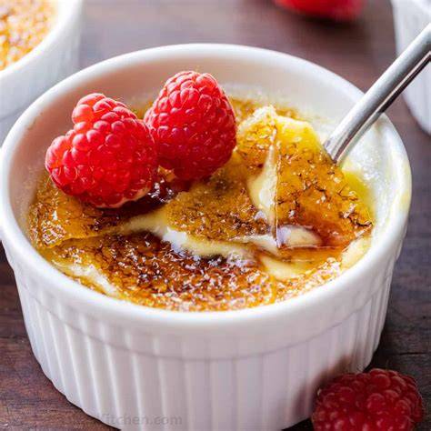 Crème Brûlée in Steingutförmchen