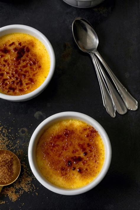 Crème brûlée - Flambierbrenner und finale Karamellschicht
