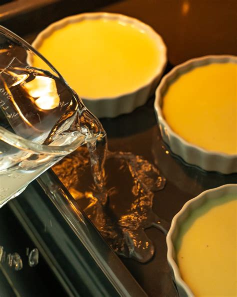 Crème im Wasserbad, Nuss-Apfel-Förmchen