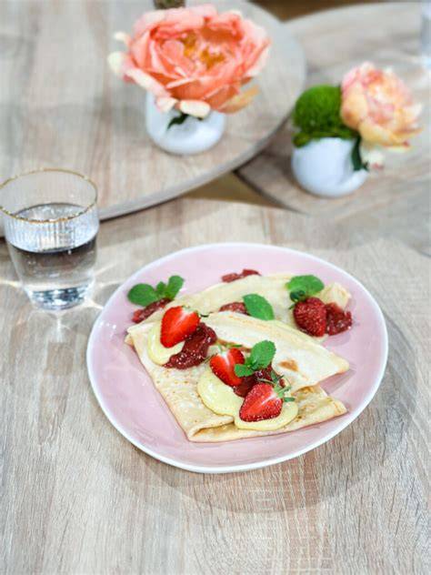 Crêpes mit Erdbeeren und Haselnusscreme