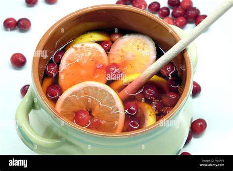 Cranberries in einem großen Topf