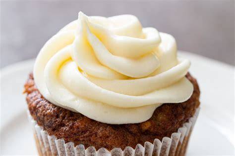 Cream Cheese Frosting auf Karottentorte