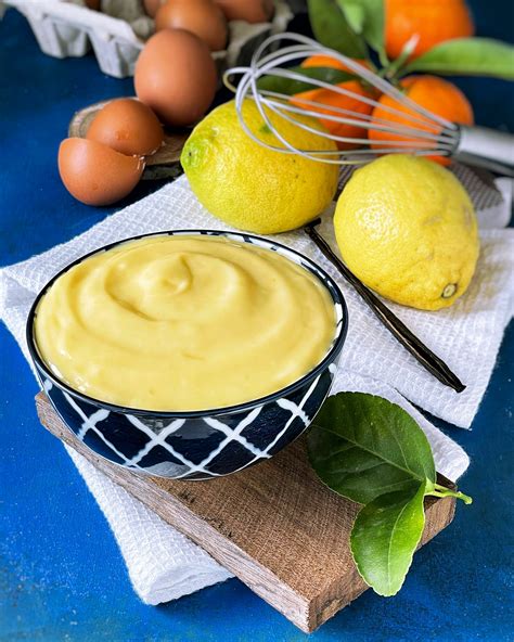 Crema Pasticciera in Schale mit Vanilleschote