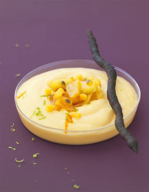 Creme auf Müsliboden glattgestrichen
