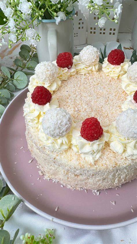 Cremige Mascarpone-Quark-Mischung für die Raffaello Torte