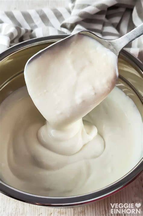 Cremige vegane Käsekuchenfüllung in Schüssel