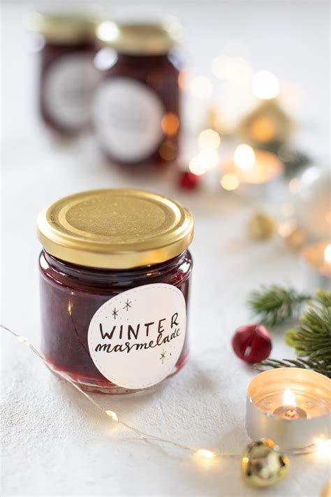 DIY Marmelade Adventskalender: selbstgemachte Gläschen aufgereiht