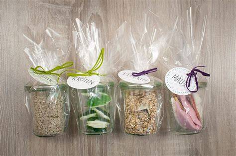 DIY-Peeling-Gläser als Geschenke verpackt