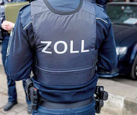 Darstellung: Wegen Verstoß gegen die Zollvorschriften beschlagnahmte Waren