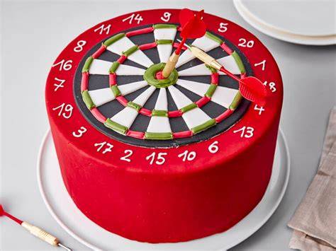 Dart Torte auf Geburtstagstisch mit Deko