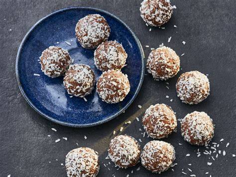 Dattel Energy Balls mit Schokoladenglasur