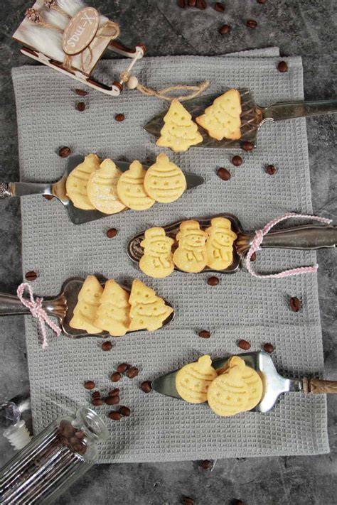 Dekor-Inspiration: Konturen- und Flut-Royal-Icing auf Ausstechplätzchen in Waldmotiven