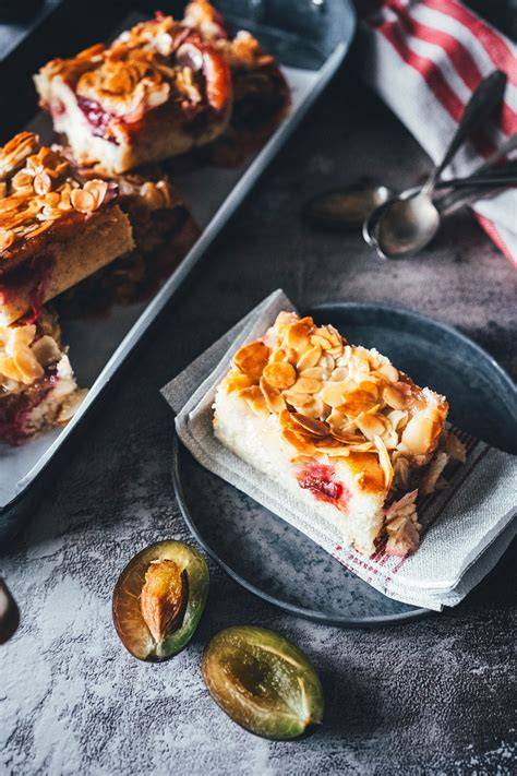 Dekorationsideen: Sahnetuffs, Mandelblättchen, Schokodekor