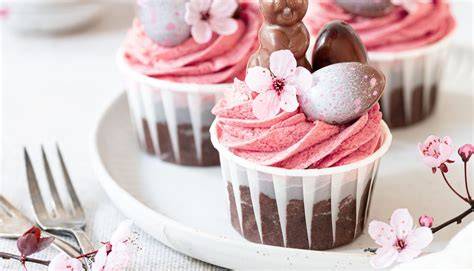 Dekorationsideen: Schokoblättchen auf Cupcakes und Eis