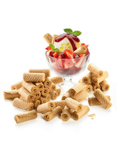 Dekorationsideen: Schokospäne, Minze, Waffelröllchen und Belegkirschen