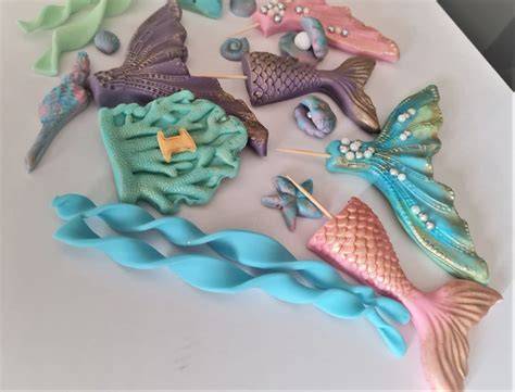 Dekorieren mit Fondant: Meerjungfrauen-Flossen und Muscheln modellieren