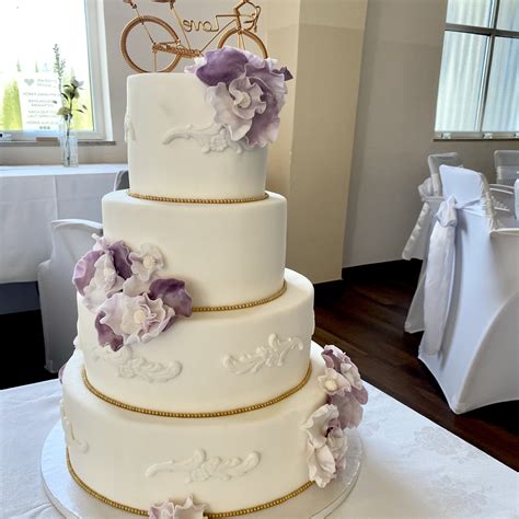 Der Tortenmacher: handverzierte Hochzeitstorten