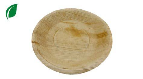 Dessert auf Bagasse‑Schale und Palmblatt‑Teller