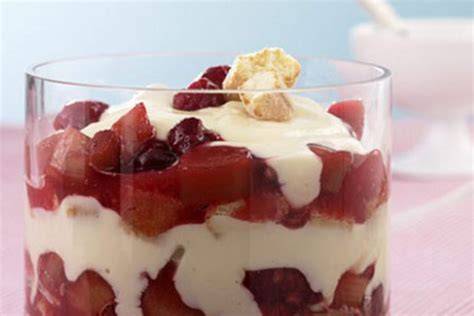 Dessert-Auswahl mit Whisky Creme und Trifle