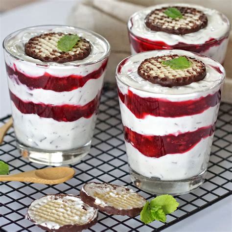 Desserts im Glas: geschichtet und hübsch angerichtet