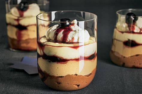 Desserts im Glas für Gäste und Festtage
