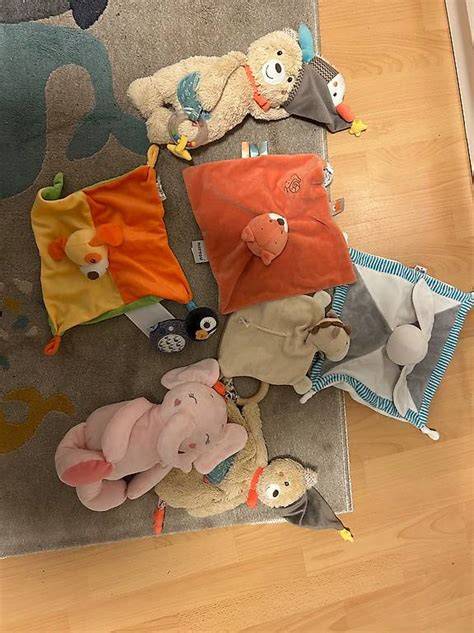 Detailansicht Schnuffeltuch und Plüschtier