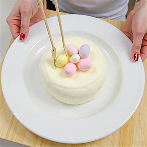 Detailarbeit Fondant Rings, Trommelfell, Fondantsticks und kleine Deko