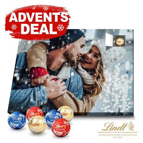 Detailaufnahme: Türchen eines Lindt Adventskalenders mit Schokolade
