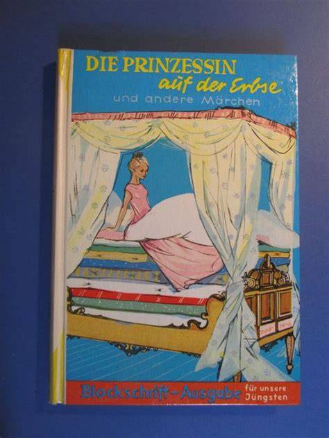 Detailreiche Illustrationen aus dem Märchenbuch, z. B. Prinzessin auf der Erbse