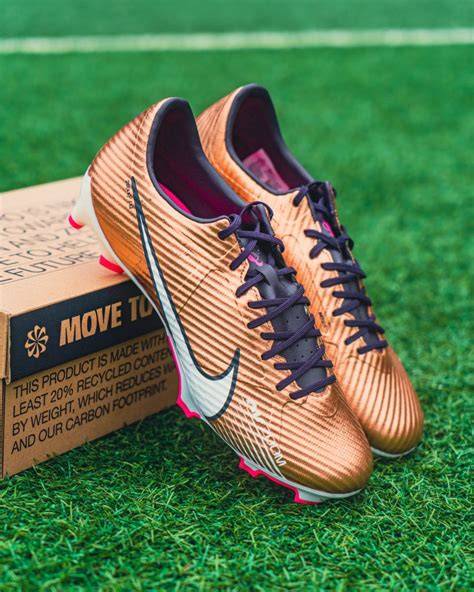 Details der Schokoladengießform für Fußballschuh