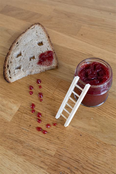Deutsche Frühstückskultur mit Marmeladenbrot