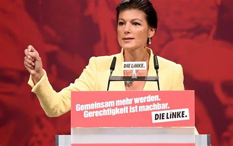 Die Tortenattacke auf Sahra Wagenknecht beim Bundesparteitag der Linken
