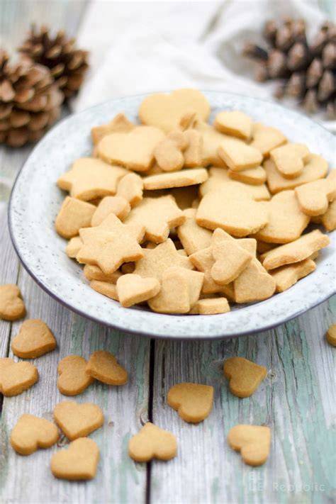 Dinkel-Butterkekse mit Puderzucker aus Vollrohrzucker